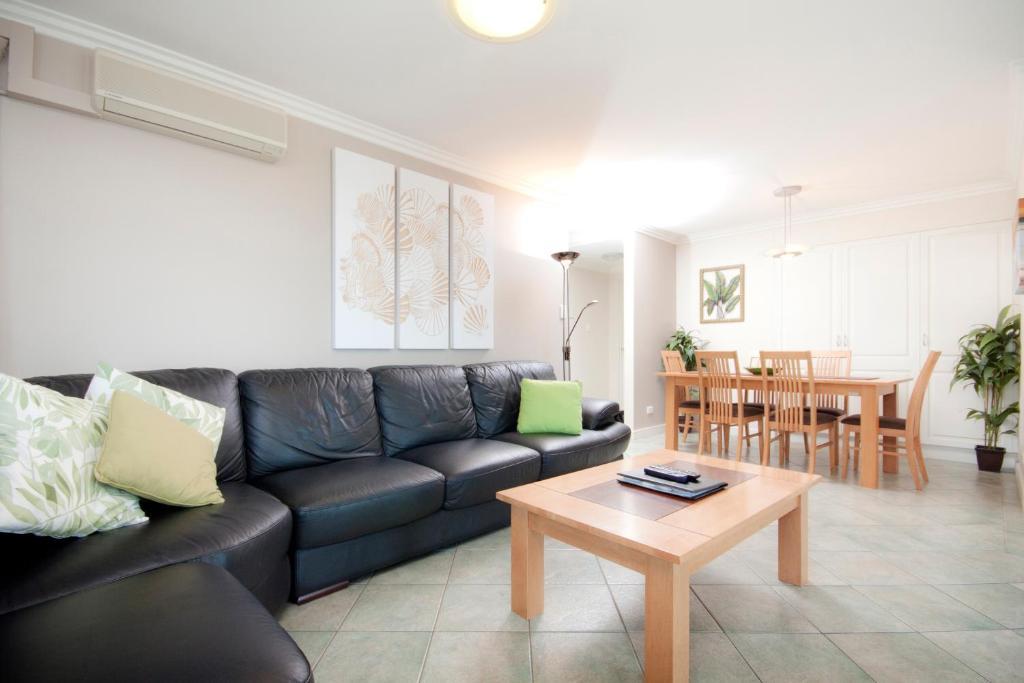 Sails Apartments Форстър Стая снимка